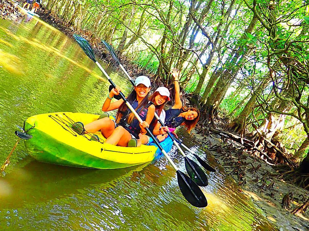 3人乗りカヌーもあるのでみんなで楽しめます。西表島カヌーツアー