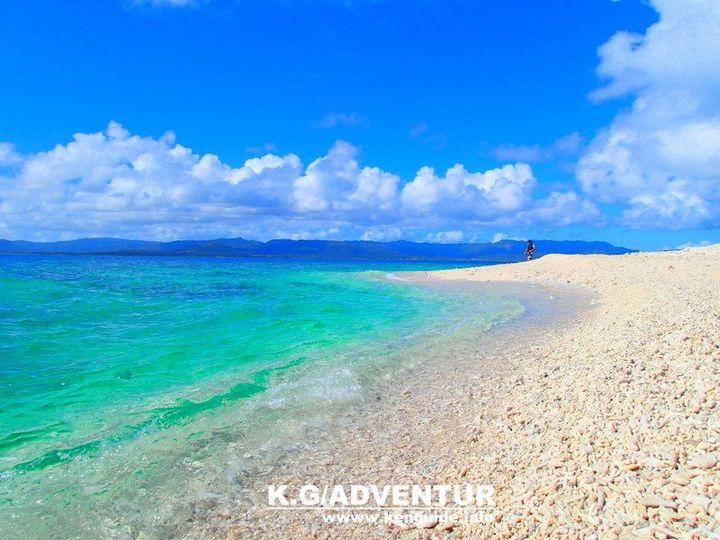 サンゴ礁のカケラで出来た奇跡のバラス島へ上陸! バラス島ウミガメと一緒に泳ぐシュノーケリング