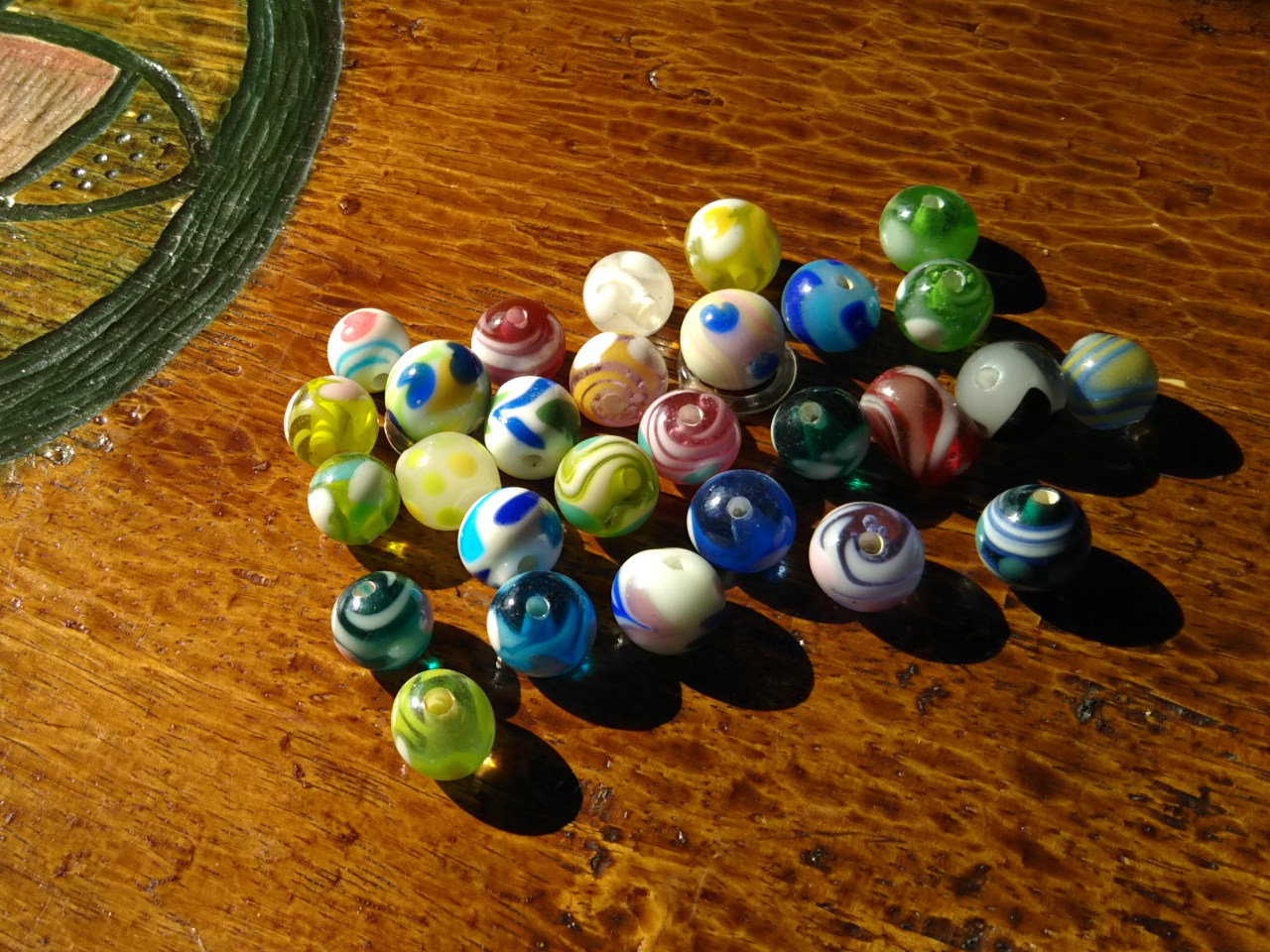 いろいろなとんぼ玉が出来上がりました。