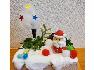 木の土台にオリジナルのミニジオラマの世界を作りましょう