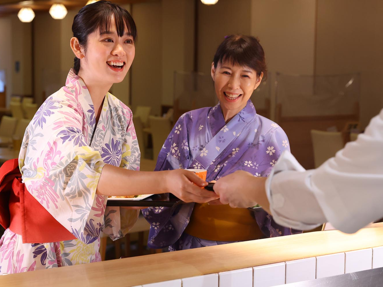 ̂ql̖ڂ̑OŒ郉CuLb`ł́AłĂpӂĂ܂