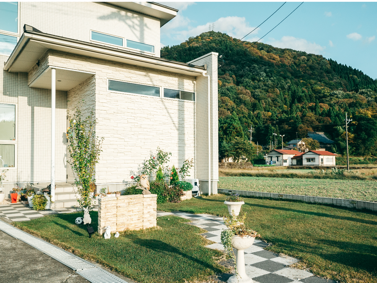 ̔ڈɂzBH[́Ȃׂ̗̒łB