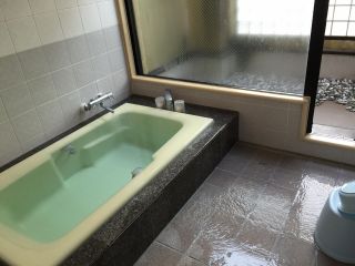 俵山温泉のかけ流しをお楽しみください。