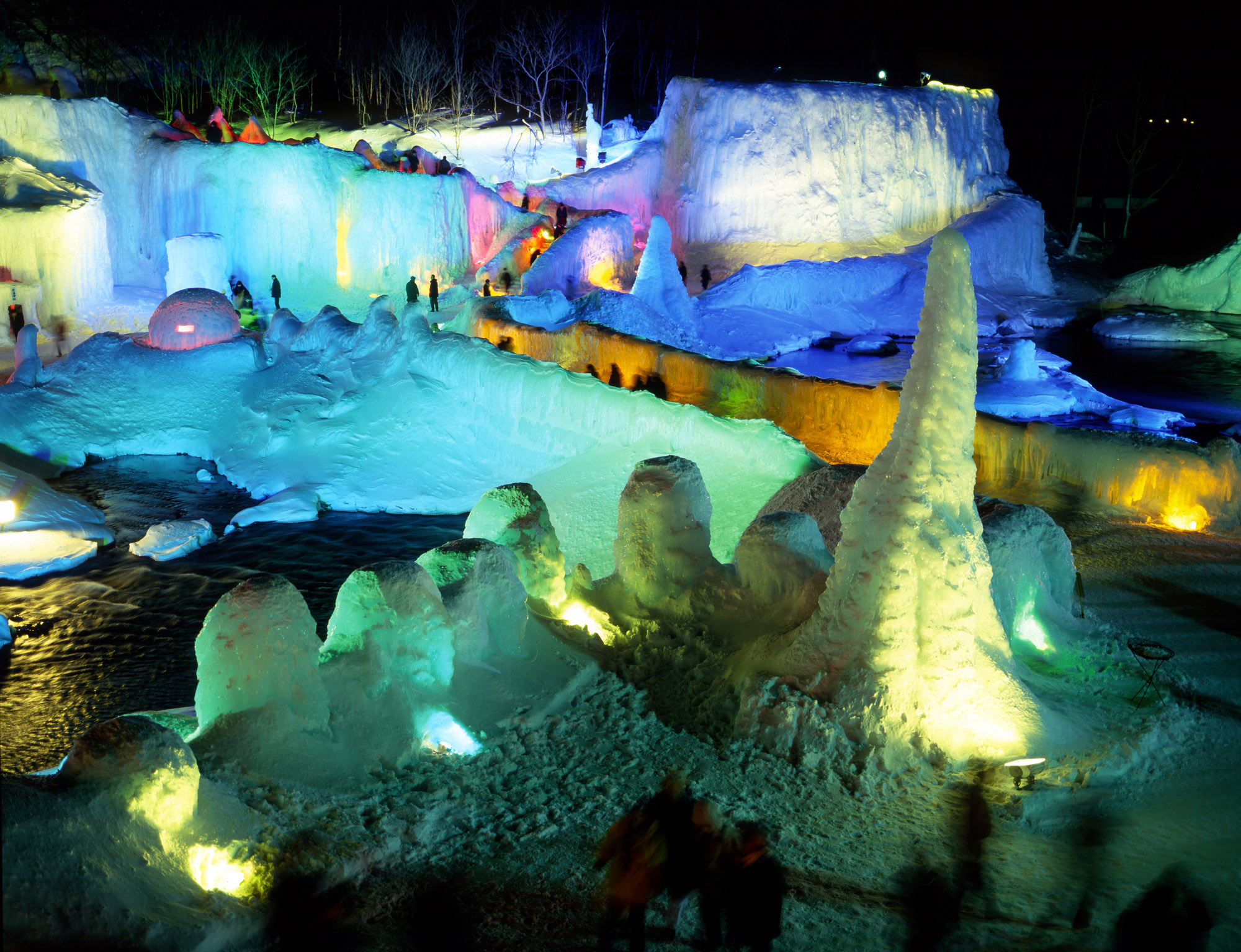 �F�Ƃ�ǂ�̃��C�g�ɏƂ炳�ꂽ���z�I�ȕX���͕K���I�@�@�@�@���摜�̓C���[�W�ł�