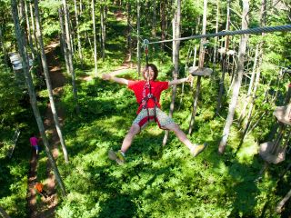 アドベンチャーコースプラン 森の中で本気でアスレチック 空中散歩を楽しもう ファミリー 女性同士 カップルにおすすめ フォレストアドベンチャー 美里 じゃらん遊び体験