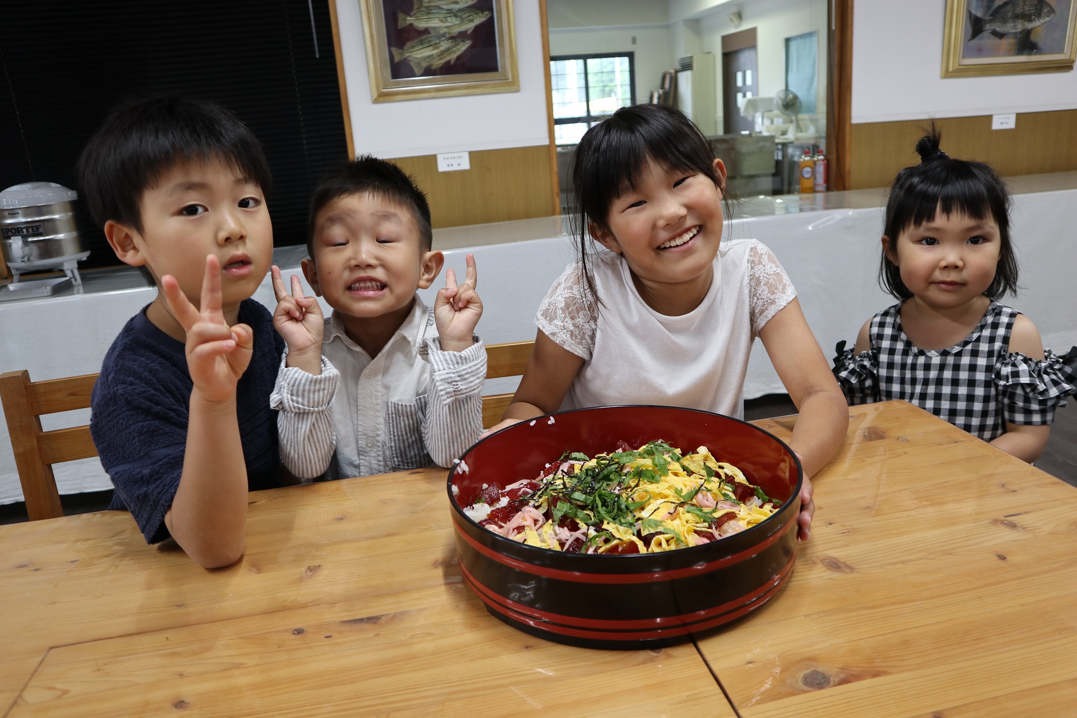 三重／志摩 】＼ おいしいカツオでてこね寿司作り体験♪ ／/磯体験施設