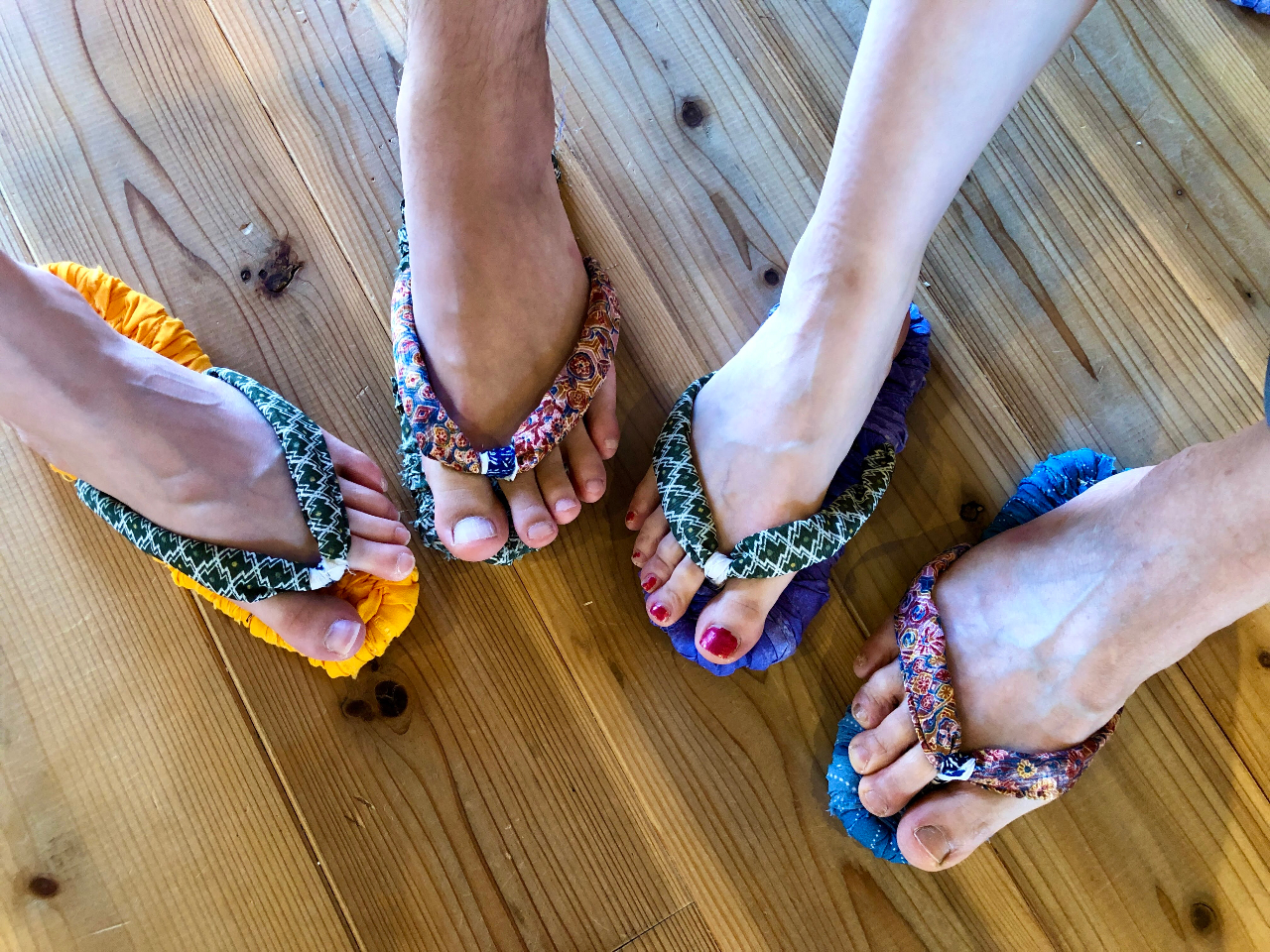 ぞうりを作る体験です。