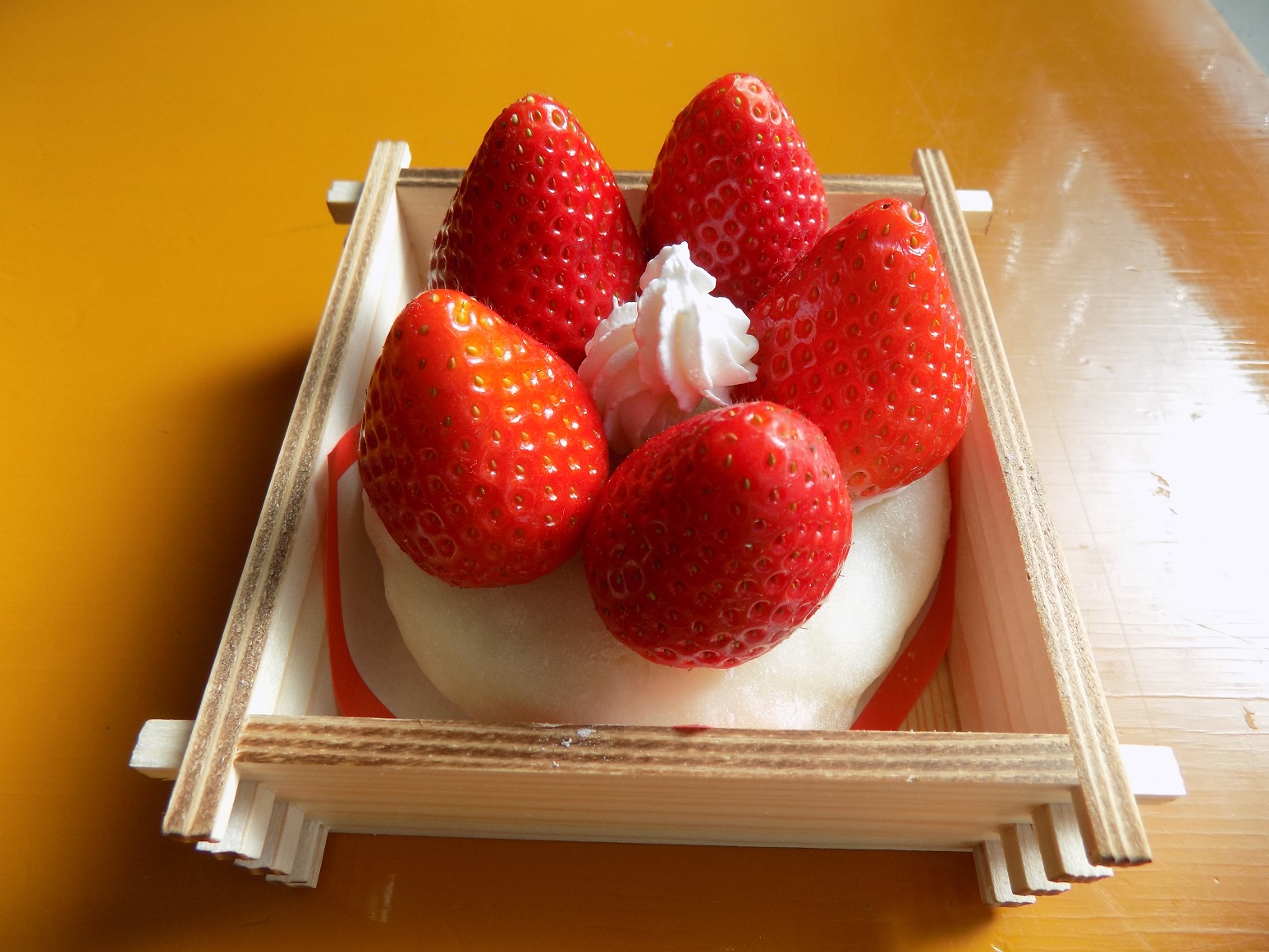 滋賀県 信楽 冬いちご高級紅ほっぺ限定のいちご大福作り 作ったその場で食べれる お土産としてケーキ型いちご大福 女性 ファミリー カップルにおすすめ 菓子吉 じゃらん遊び体験