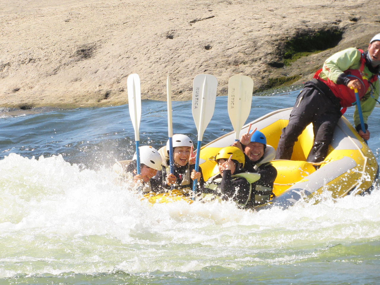 【山形】最上川ラフティングツアー《有資格ガイドがご案内・写真データ・装備&シュー...