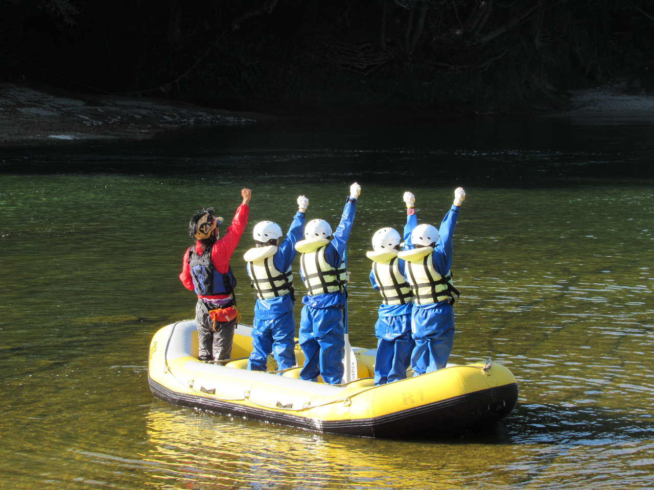 teBO͒ԂJ[܂ANeBreBI