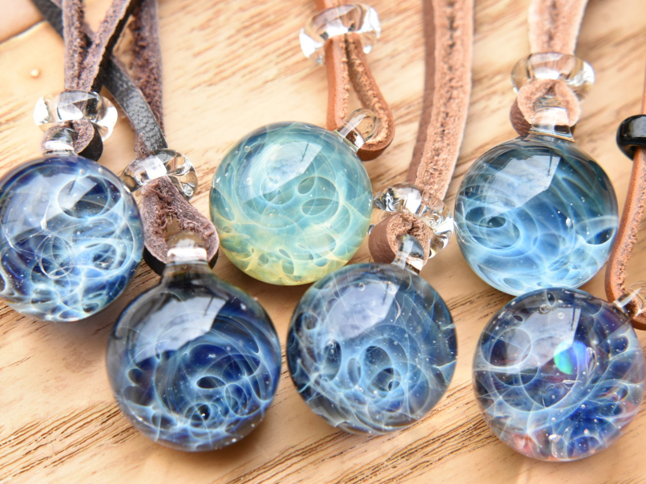 富山市 ガラスのアクセサリー作り体験 透明度抜群 宇宙ガラス アクセサリー 手作り体験 少人数制 神秘的で美しい銀河のリングやペンダントをお作り頂けます カップル お友達同士 におすすめです クラフト カフェ ケペル じゃらん遊び体験 富山市 ガラスのアクセサリー作り体験 透明度抜群 宇宙ガラス アクセサリー 手作り体験 少人数制 神秘的で美しい銀河のリングやペンダントをお作り頂けます カップル お友達同士 におすすめです クラフト カフェ ケペル じゃらん遊び体験