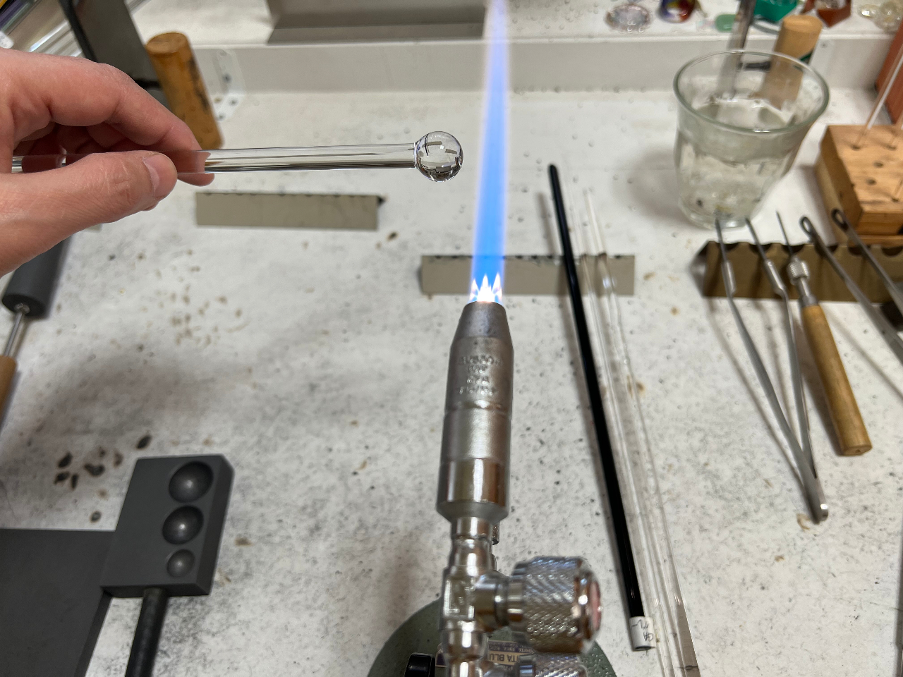 ߂̎_fo[i[gčƂĒ܂Bo[i[[N̓X^btŃT|[g܂̂ŁA߂Ă̕SĂzB