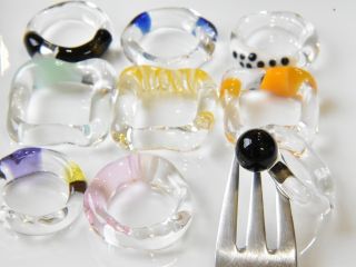 可愛くて美味しそうなリングをつくりませんか?カラフルで元気が出るリングです♪