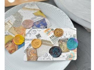 お客様の作品 海外の美術館の入場券で作った楽しいコラージュ作品。