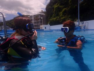 世界中で注目の指導団体『SNSI』のオープンウォーターダイバー取得コース♪