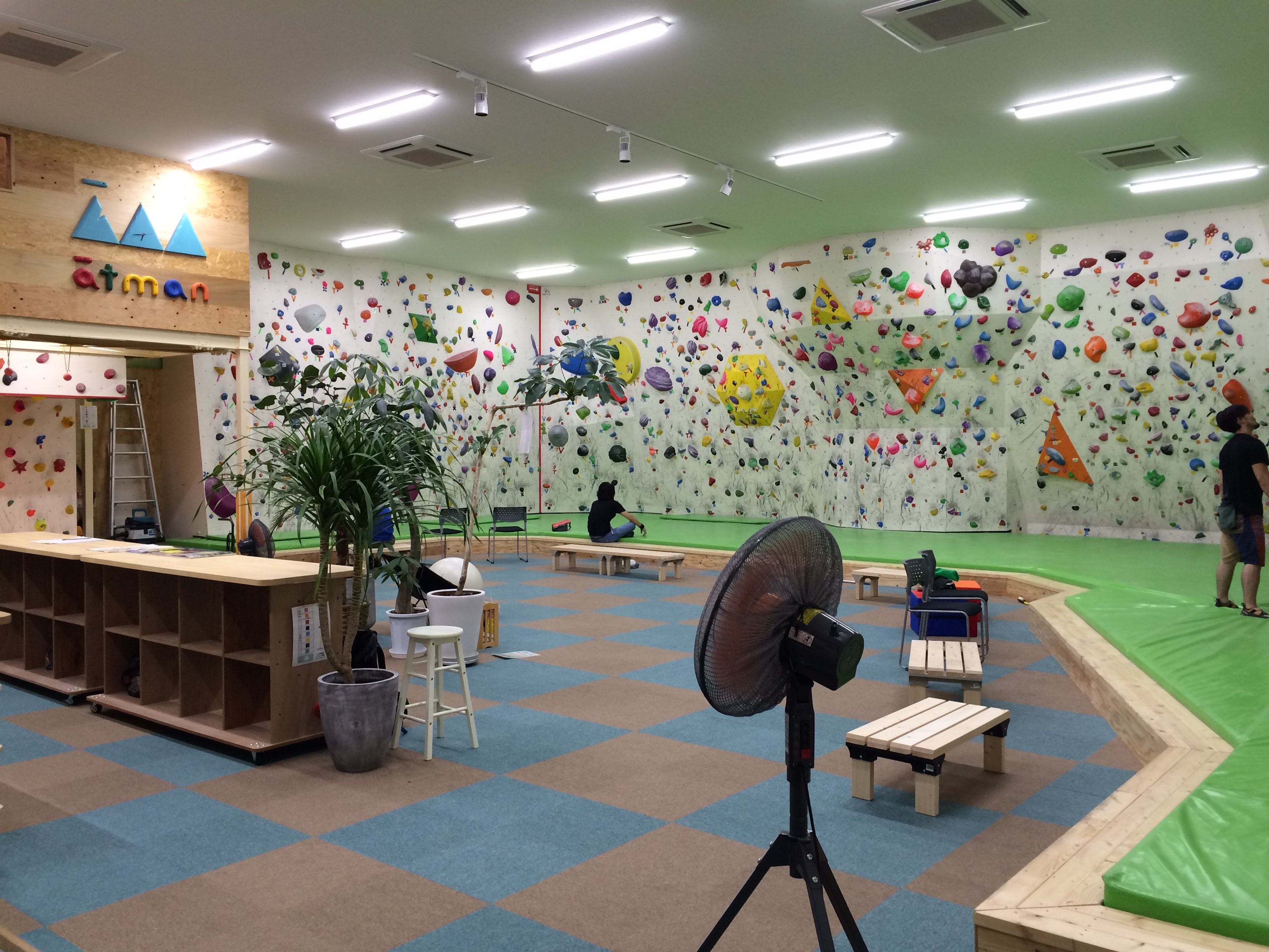 平日 ボルダリング1日プラン 時間無制限 道具レンタル込で安心 気ままに1日楽しめる 今人気のボルダリング体験 初心者大歓迎 アートマン クライミングジム ヨガスタジオ じゃらん遊び体験