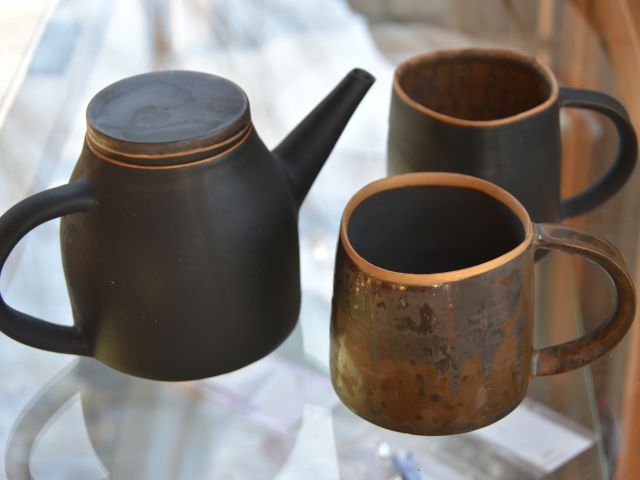 講師全員が、美大・芸大で専門教育を受けた作家