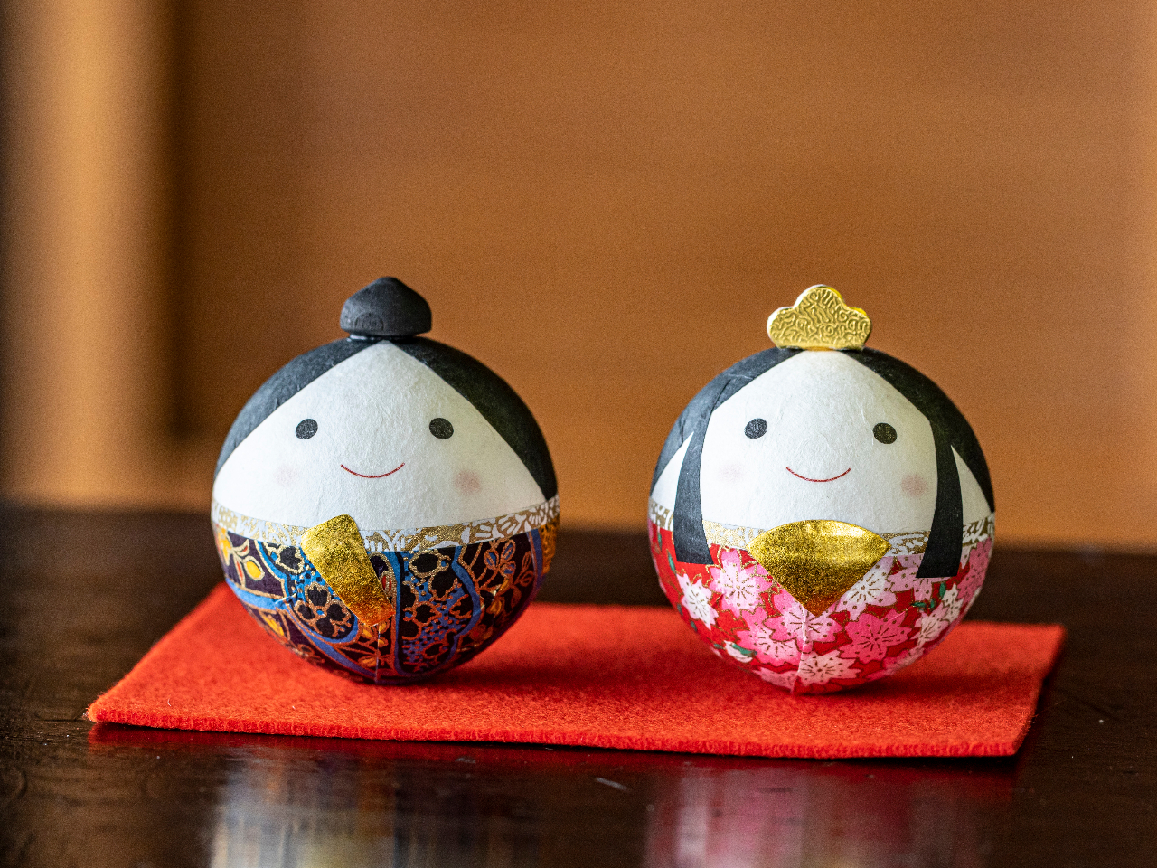 美濃和紙起き上がりこぼしのおひなさま!コンパクトに飾っていただけます。