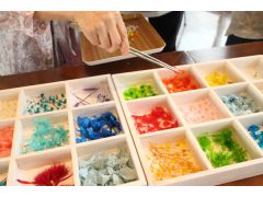 プリザーブドフラワーを選ぶ風景