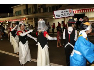 おぢやまつり東広場 仮装盆踊りであなたも踊る阿呆に 観光ステーション と む じゃらん遊び体験 おぢやまつり東広場 仮装盆踊りであなたも踊る阿呆に 観光ステーション と む じゃらん遊び体験