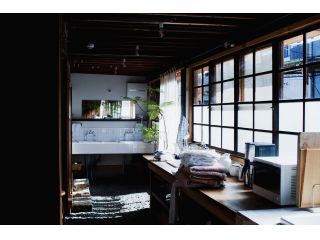 クリエイター創造の場 アーティストレジデンスで自分の創作したいものに専念 Hostel Saruya アーティスト レジデンス Do So じゃらん遊び体験