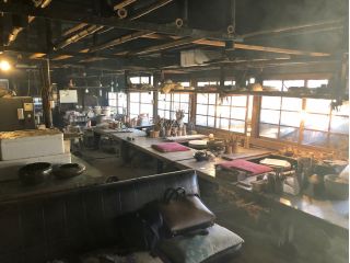 歴史ある工房は見学もご自由に楽しめます