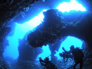 ダイバーの憧れ 下地島アントニオガウディ