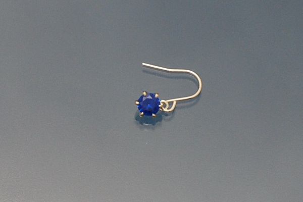 �V���o�[�Γ���s�A�X01