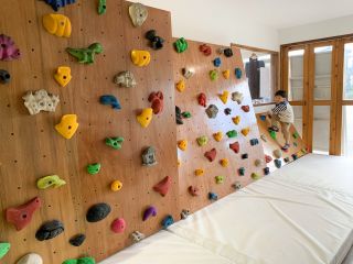 ミニキッズウォール!(対象年齢は2歳から4歳)写真の子供は3歳