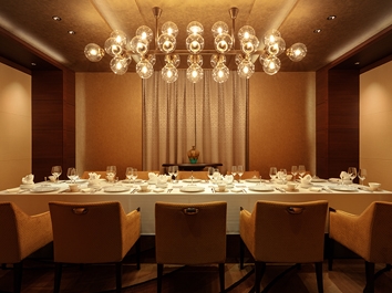 ご利用シーンに応じてご利用いただける個室もございます。