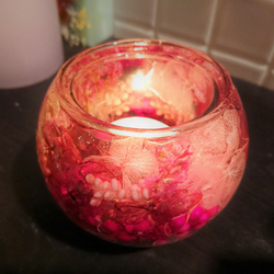 灯すと、とってもきれいです!