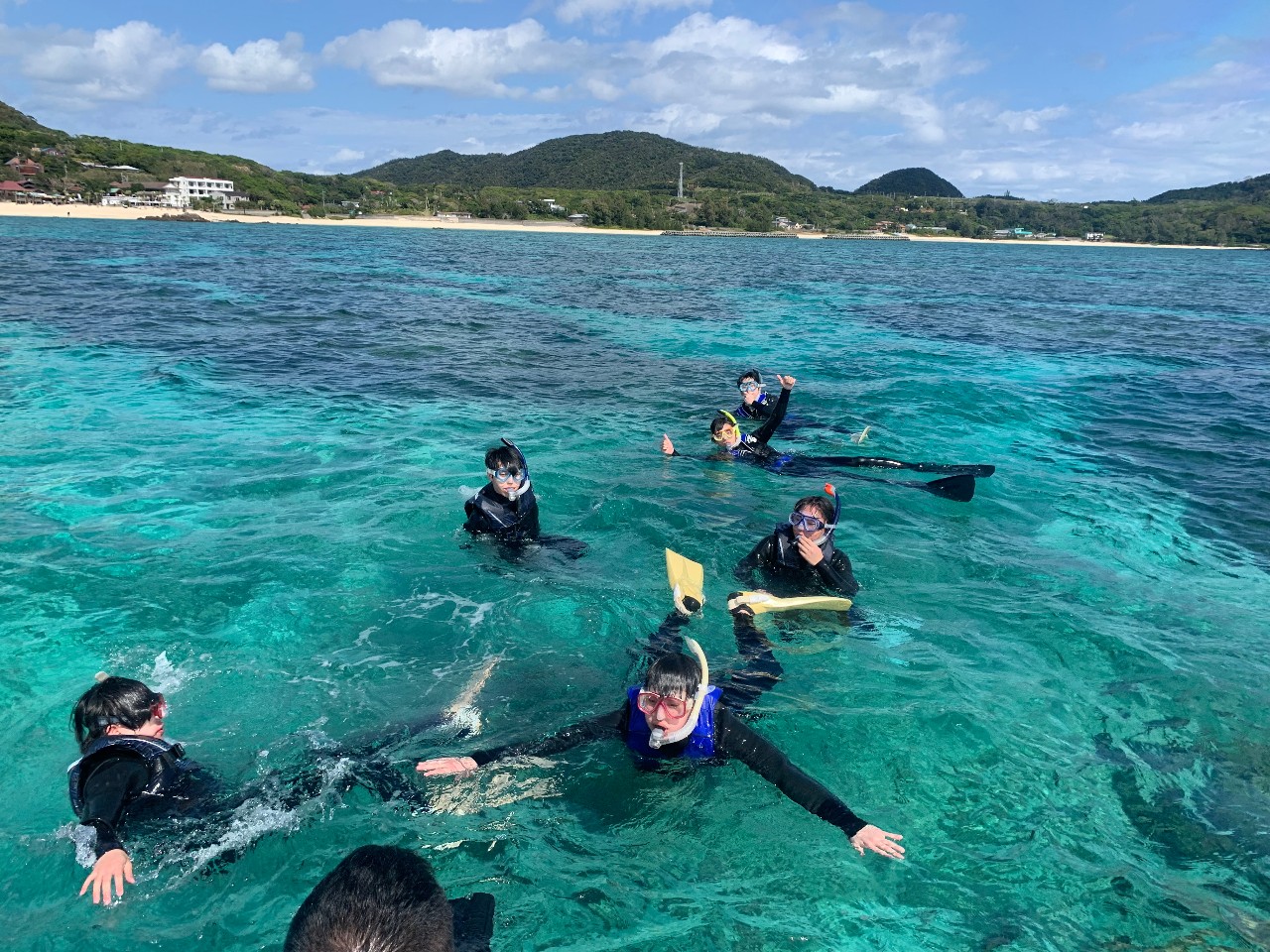 シュノーケルツアー】海亀スイムと珊瑚礁群生エリアを巡る当店人気No  