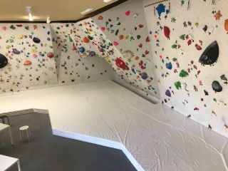 地域共通クーポン対象 じゃらん限定 カップルプラン いつもと違う雰囲気で ボルダリングデート クライミング ボルダリングジム カラフルロック じゃらん遊び体験