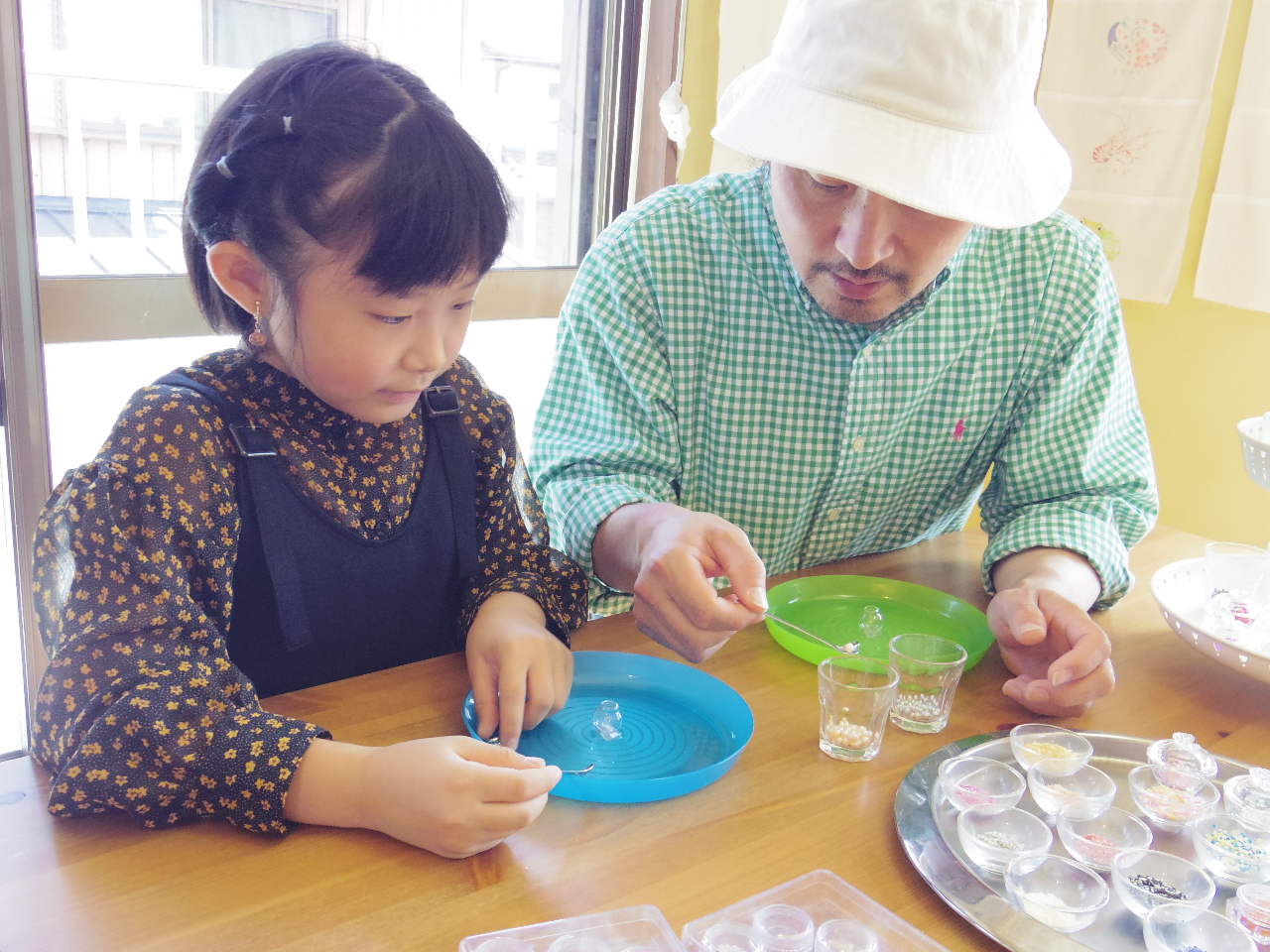 小学校高学年以上のお子さまとご来店の際は、大人の方も体験していただきますようお願いいたします。