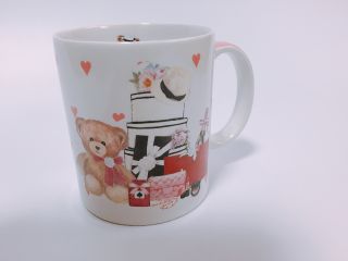 体験レッスンでは、ストレートタイプのマグカップで制作します。ペアマグにしても素敵です☆