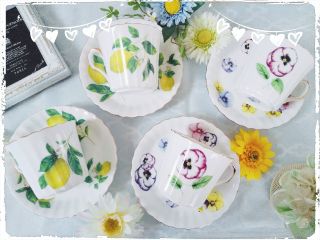 本金を施し、エレガントな食器セットも簡単に制作出来ますよ♪