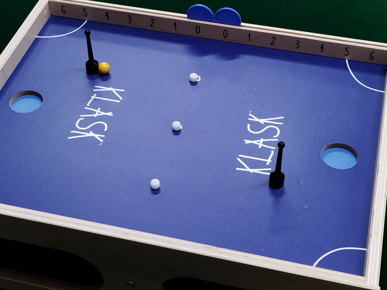 KLASK̂XIX^btɒ킵悤I