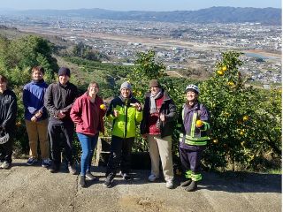 八朔農園から紀の川市全域を見渡せます