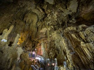 メインホール滝根御殿