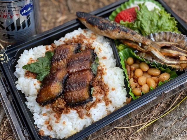 オプションでつけられる『びわ湖満載お弁当』は、3日前までの予約で、すべてのプランにセット可能♪小鮎やスジエビ、ワカサギ、運が良ければ琵琶湖産の絶品・天然ウナギも