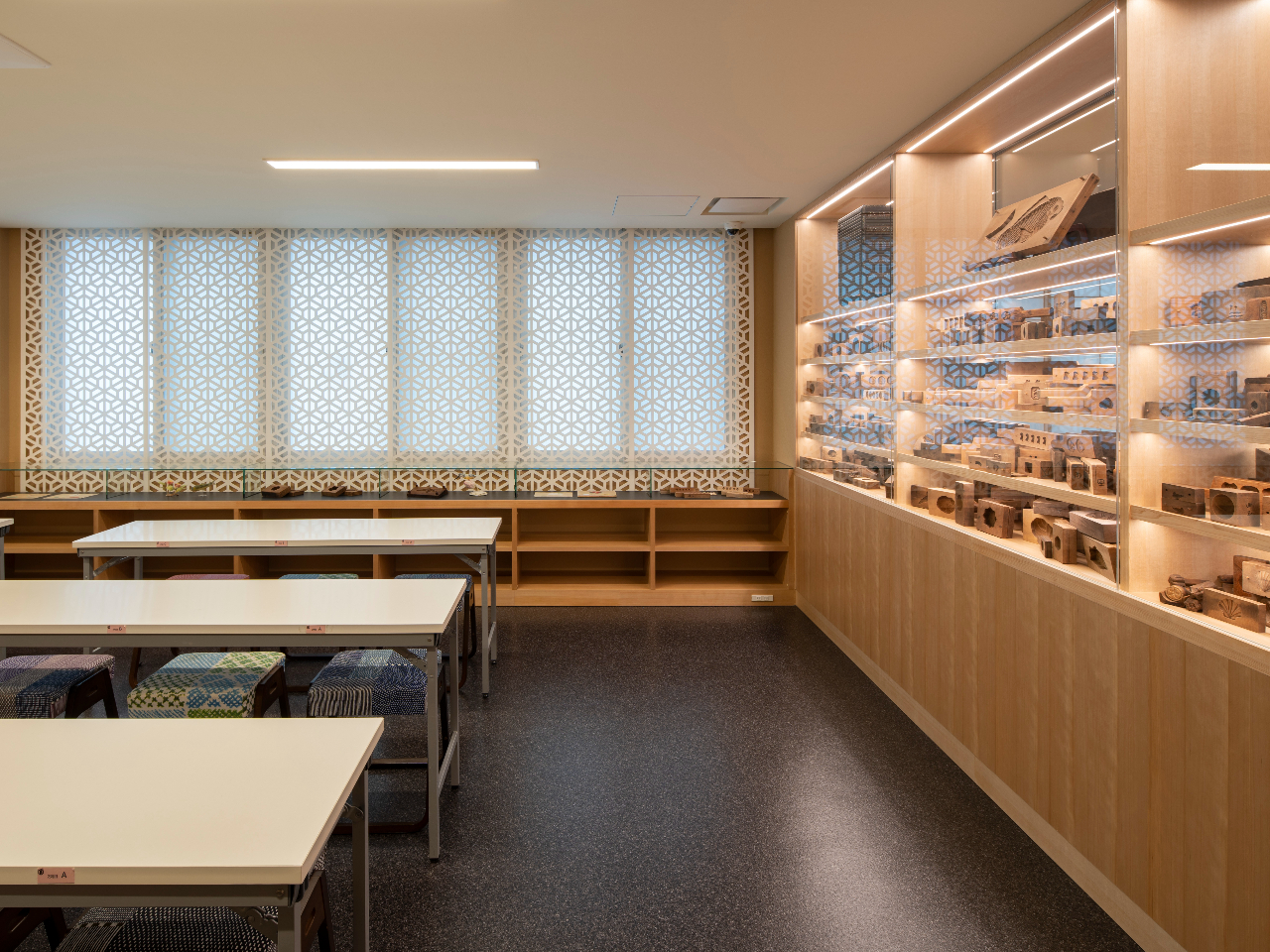 2023N8Aj[AI[vILȂÂ̖،^̓W܂BЂ܂B