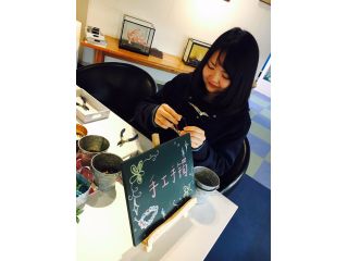 今年の流行色・トレンドカラーは可愛いサンゴ色の「Living Coral」 天然のモモイロサンゴを使ったオリジナルブレスレットの手作り体験!