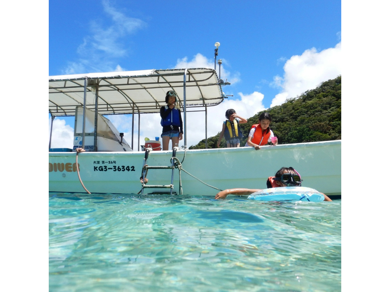 少人数制ですがゆったり乗れる大きさで、自動トイレもあります。