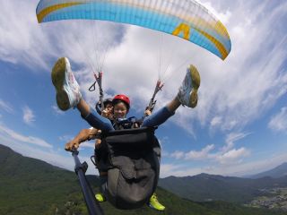 約5〜10分のフライトは、標高330mからスタート。眼下に広がる風景と爽快な風をお楽しみください。