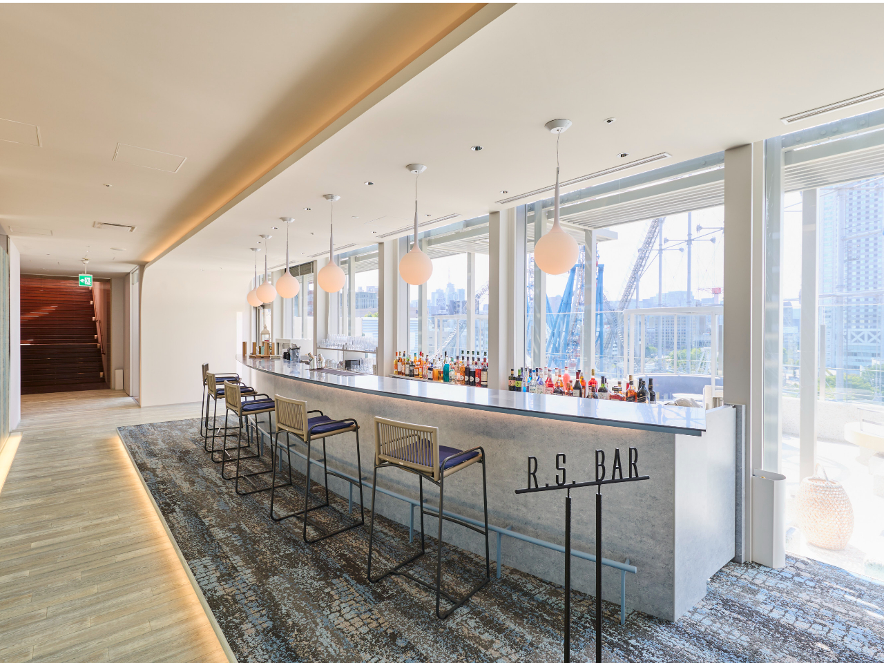 yR.S. BARz7Kɂ͖{iIȃo[܂Bh[𐳖ʂɒ߂ȂDȂЂƂƂB