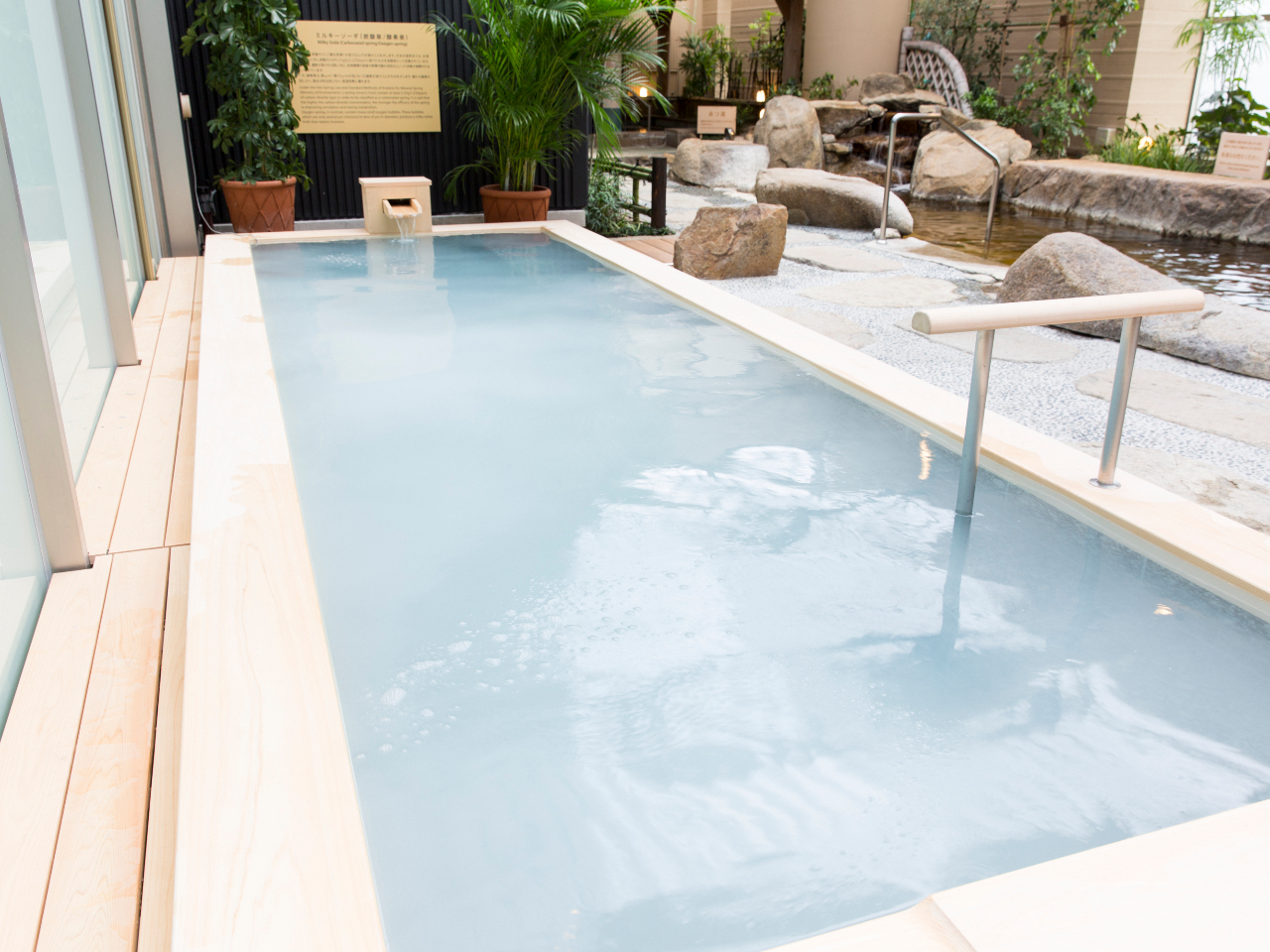 IVCE嗁̂قAlXȃAgNVoXETEi𑵂Ă܂B