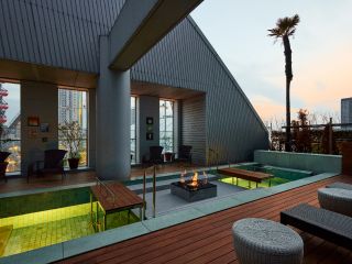 南国リゾートを思わせる休憩スペースでおくつろぎいただけます。