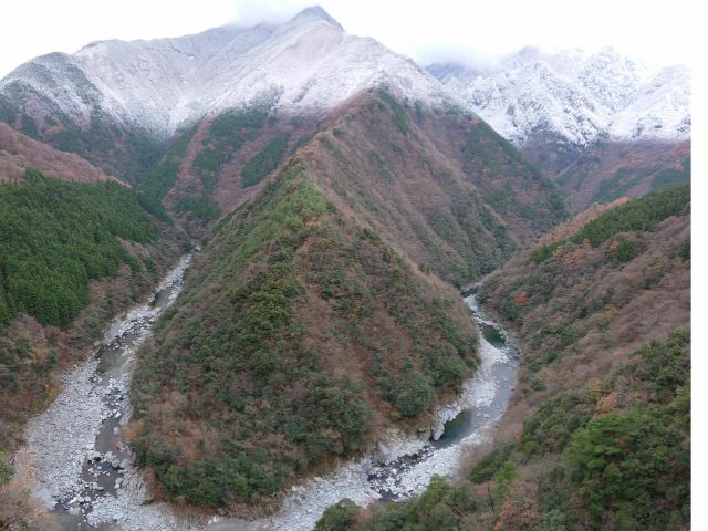 祖谷渓谷(ひの字渓谷・雪景色と一緒に)