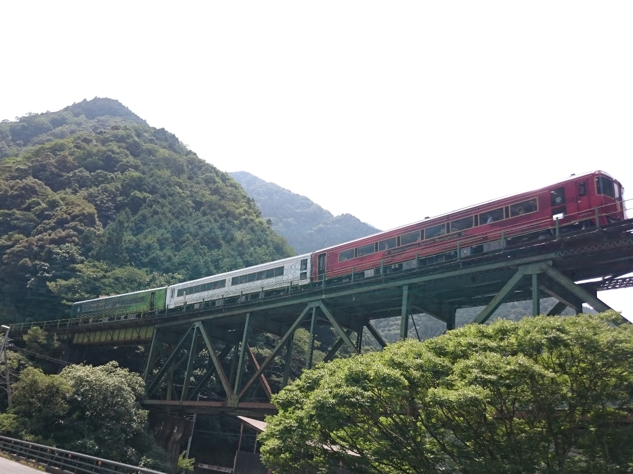 JR四国観光列車 四国まんなか千年ものがたり(小歩危鉄橋)