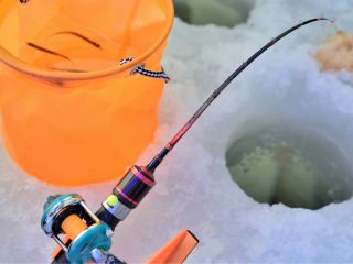 道央のワカサギ釣りの聖地・砂川遊水池に遠征する1日プランです。澄んだ水と釣りごたえのある場所でチャレンジしませんか?